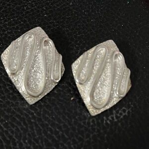 Sarah Coventry Silver Tone Geometric Clip On Earrings
